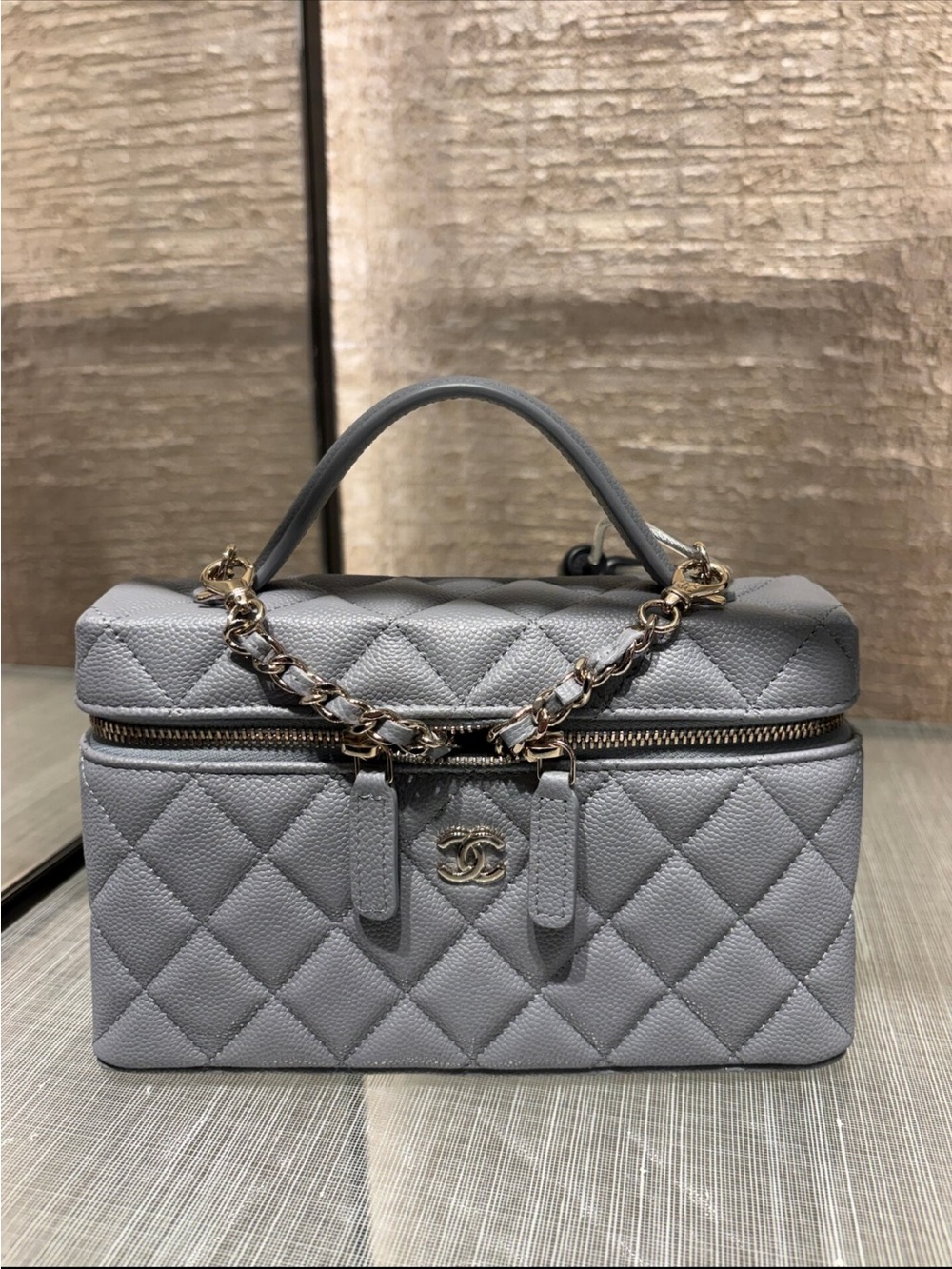 Chanel Slim Vanity Caviar in Light Gray 2026
